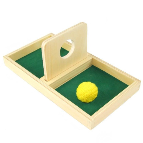 Plateau avec passage pour balle en tricot Montessori